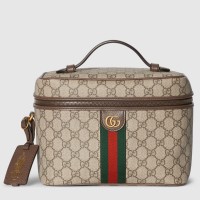 Gucci Porter Medium Travel Bag in Beige GG Supreme Canvas