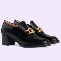 Gucci Women's Loafers in Black Leather with Interlocking G